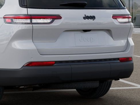 New 2025 Jeep Grand Cherokee L Altitude w/ Trailer Tow Package image 13
