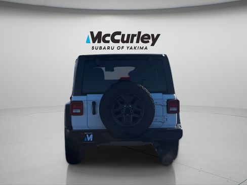 Used 2024 Jeep Wrangler Unlimited Sport AWD/4WD image 4