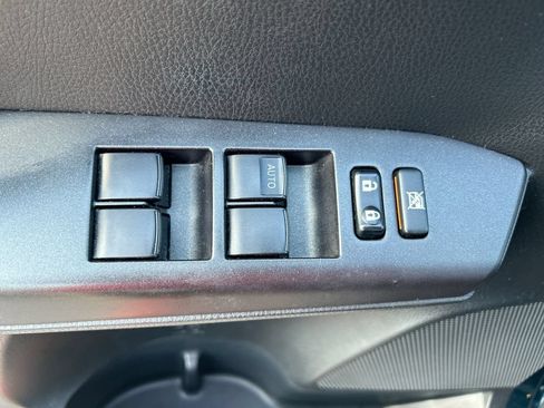 Used 2018 Toyota RAV4 XLE FWD image 12