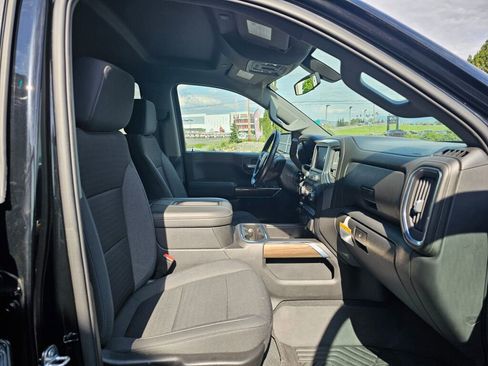 Used 2022 Chevrolet Silverado 1500 LT Trail Boss w/ Convenience Package II AWD/4WD image 11