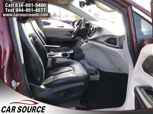 Used 2018 Chrysler Pacifica Touring-L Plus w/ Advanced Safetytec Group image 20
