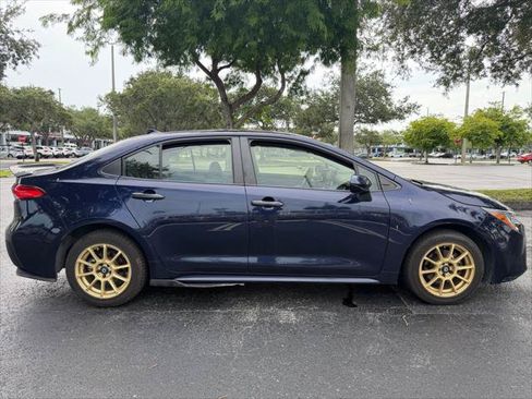 Used 2020 Toyota Corolla LE FWD image 7