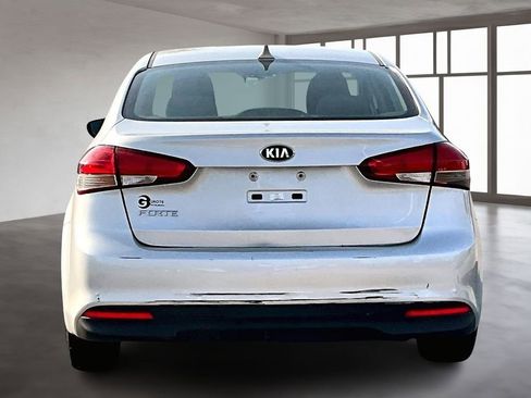 Used 2017 Kia Forte LX FWD image 6