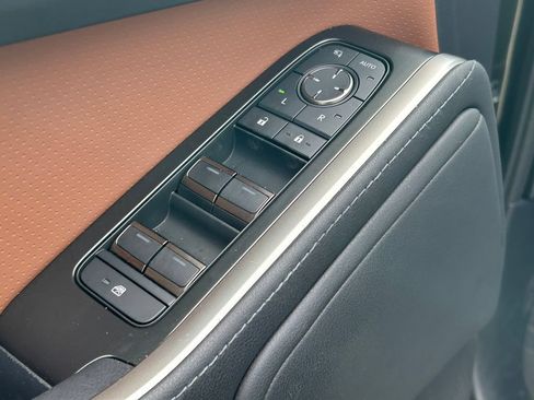 Used 2025 Lexus GX 550 w/ Accessory Package (31) AWD/4WD image 26