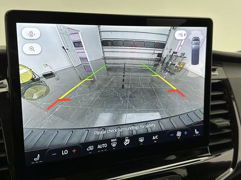 Used 2023 Ford Transit 350 XLT image 12