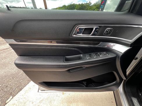 Used 2019 Ford Explorer Limited w/ Class III Trailer Tow Package FWD image 18