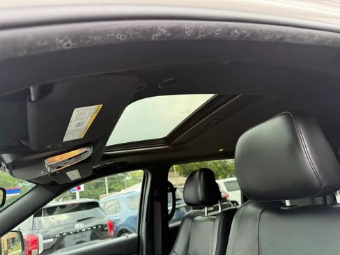 Used 2019 Jeep Grand Cherokee Altitude AWD/4WD image 17