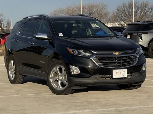 Used 2018 Chevrolet Equinox Premier image 2