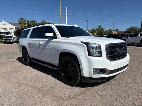 Used 2019 GMC Yukon XL SLT w/ Open Road Package AWD/4WD image 8