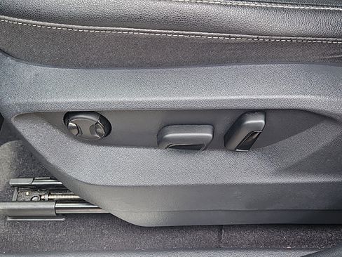 Certified 2023 Volkswagen Atlas SE w/ Black Wheel Package image 14