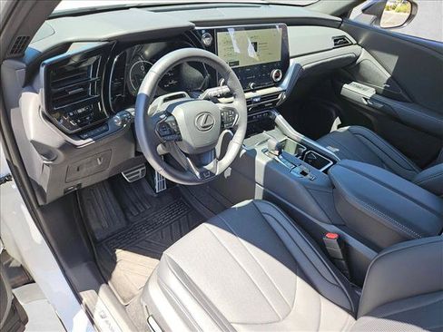 Used 2026 Lexus TX 500h AWD w/ Technology Package image 9