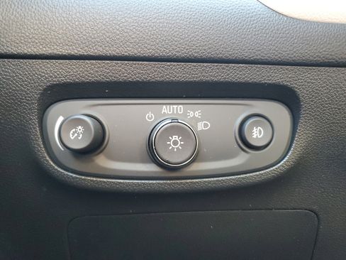 Used 2021 Buick Encore GX Essence w/ Experience Buick Package image 27