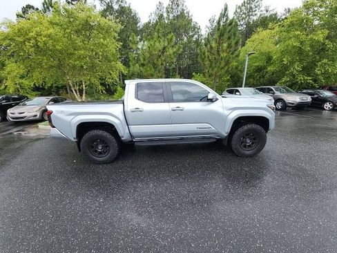 Used 2024 Toyota Tacoma TRD Sport w/ TRD Sport Premium Package AWD/4WD image 17