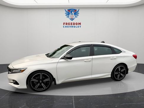 Used 2022 Honda Accord Sport image 2