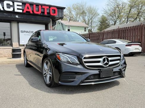 Used 2018 Mercedes-Benz E 300 4MATIC image 3