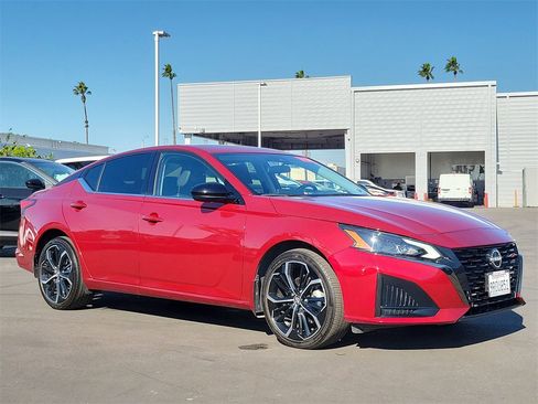 Certified 2024 Nissan Altima 2.5 SR w/ SR Premium Package image 33