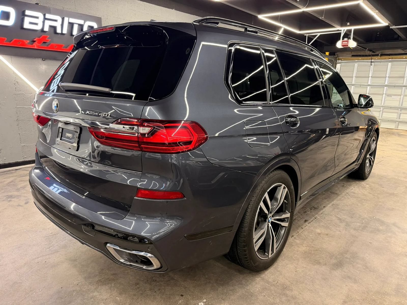 Used 2020 BMW X7 xDrive40i w/ M Sport Package AWD/4WD image 4