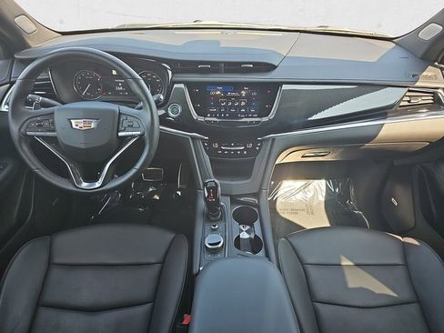 Used 2025 Cadillac XT6 Sport w/ LPO, Floor Liner Package image 9