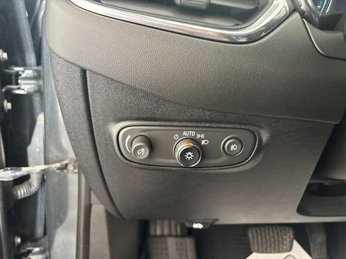 Used 2019 Chevrolet Equinox Premier AWD/4WD image 13
