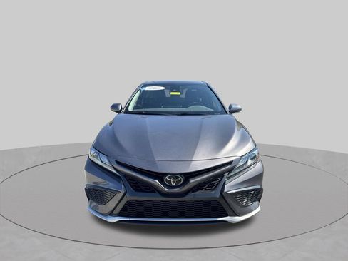 Used 2023 Toyota Camry XSE FWD image 3