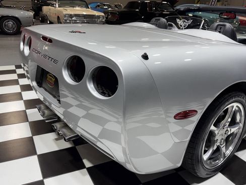 Used 2002 Chevrolet Corvette Convertible w/ Preferred Equipment Group2 image 28