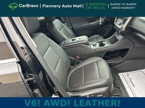 Certified 2023 GMC Acadia SLT w/ Preferred Package image 29