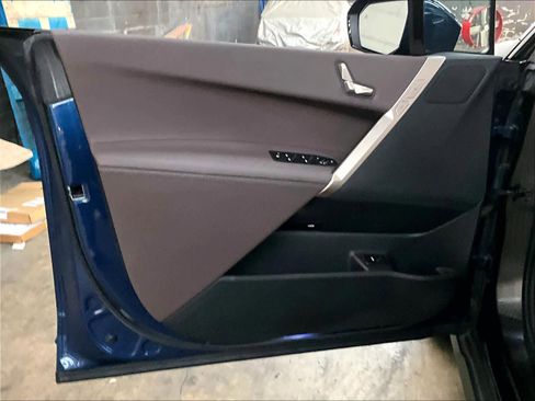 Used 2023 BMW iX xDrive50 image 24