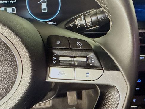 Used 2021 Hyundai Elantra Limited FWD image 15