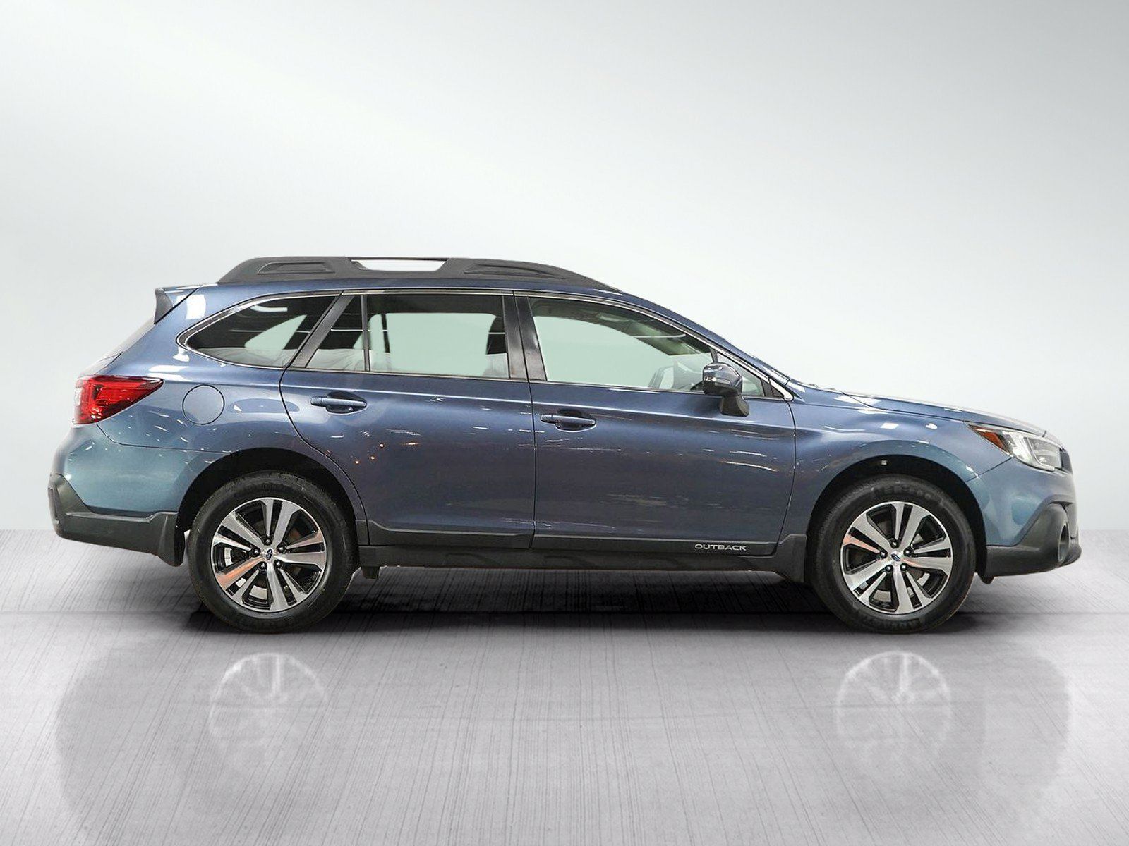 Used 2018 Subaru Outback 2.5i Limited AWD/4WD image 6