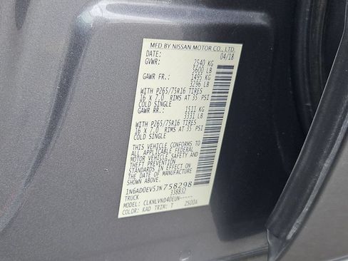 Used 2018 Nissan Frontier PRO-4X AWD/4WD image 32