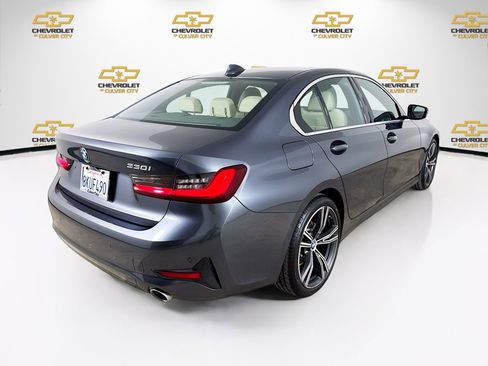 Used 2022 BMW 330i Sedan w/ Premium Package 2 image 7