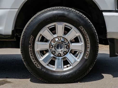 Used 2022 Ford F250 Platinum w/ FX4 Off-Road Package image 61