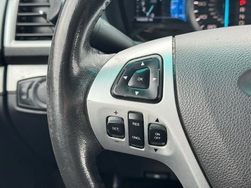 Used 2013 Ford Explorer XLT image 26