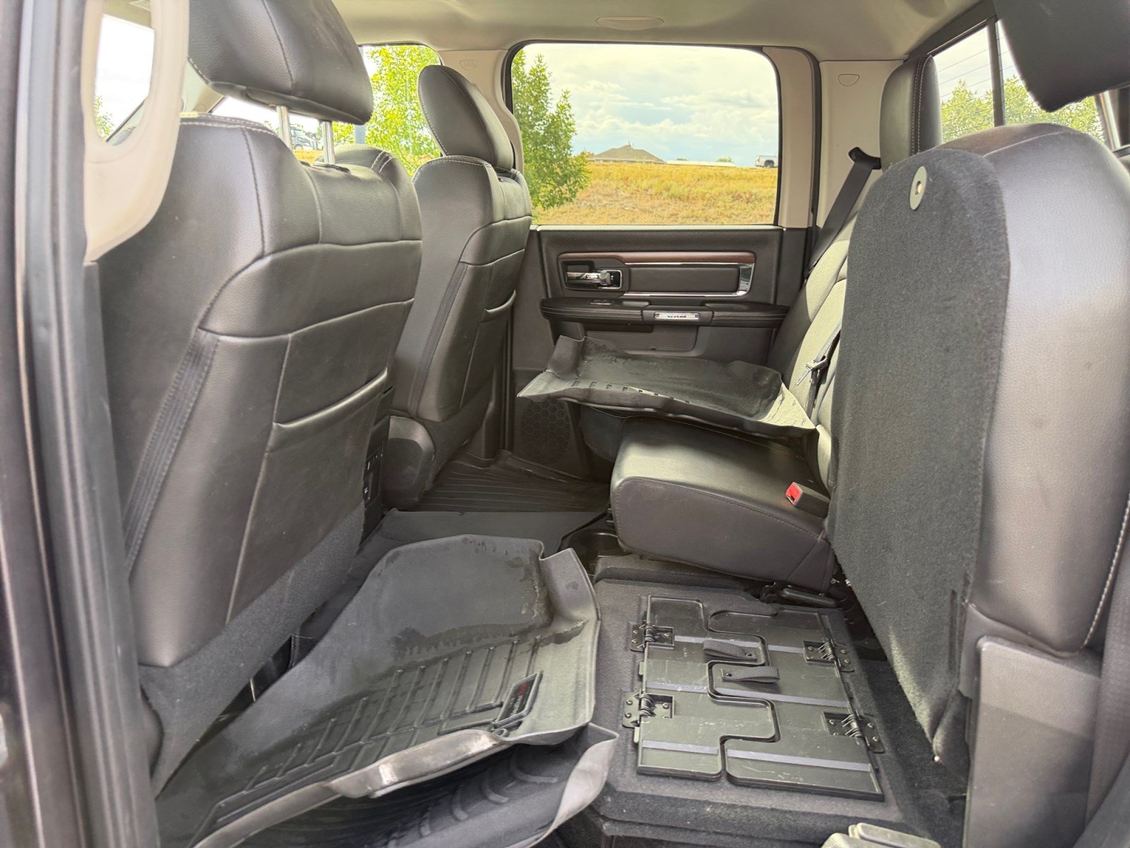 Used 2015 RAM 2500 Laramie w/ Convenience Group AWD/4WD image 17