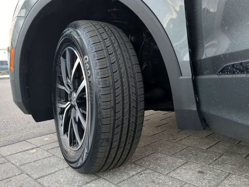 Certified 2021 Volkswagen Tiguan SE image 33