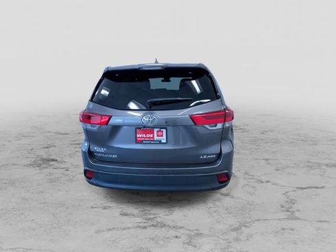 Used 2017 Toyota Highlander Plus AWD/4WD image 9