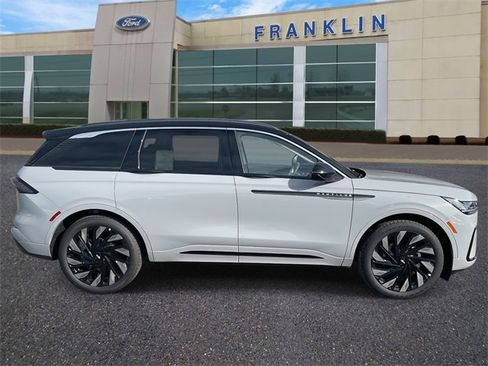 New 2026 Lincoln Nautilus Black Label w/ Jet Appearance Package image 2