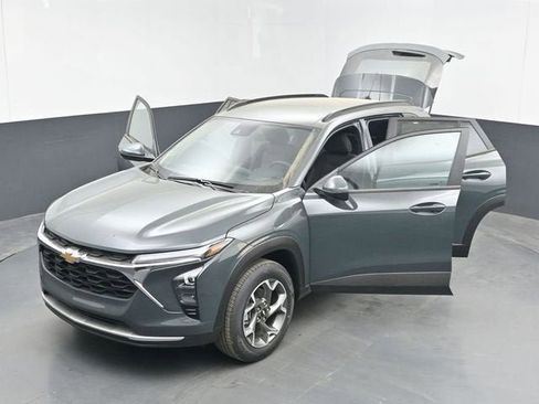 New 2026 Chevrolet Trax LT FWD image 48