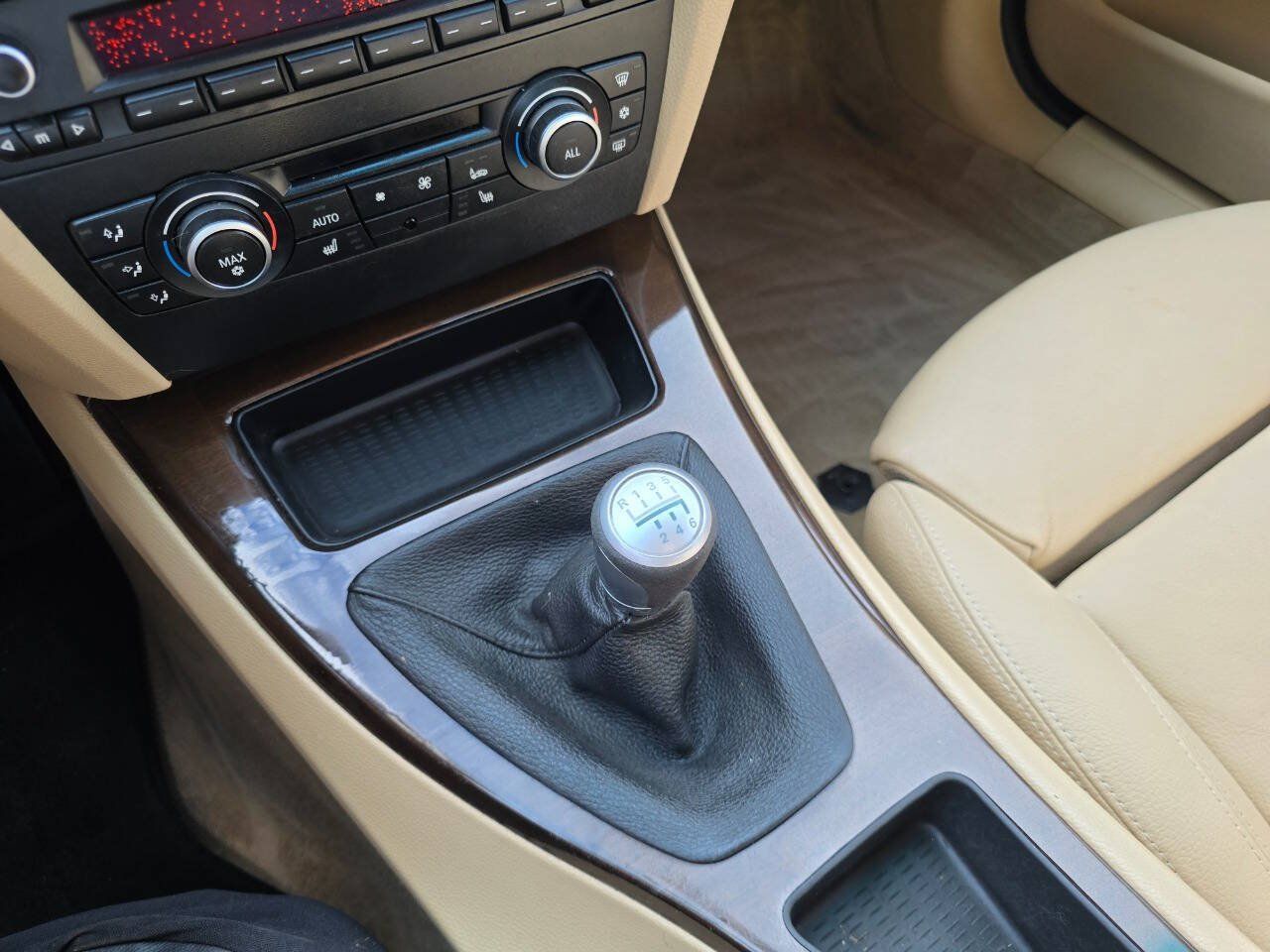 Used 2011 BMW 328i Sedan RWD image 19