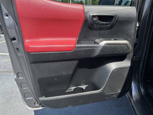 Used 2022 Toyota Tacoma SR5 w/ Technology Package AWD/4WD image 13