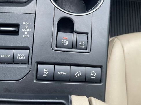 Used 2020 Toyota Highlander XLE AWD/4WD image 45