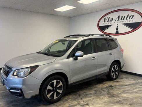 Used 2017 Subaru Forester 2.5i Premium w/ All-Weather Package AWD/4WD image 6