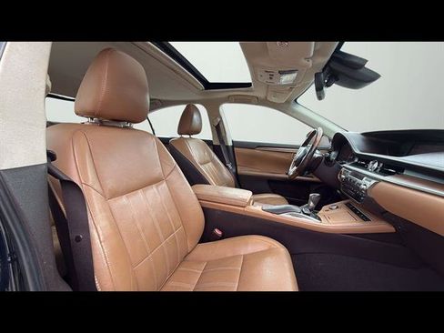 Used 2016 Lexus ES 350 Base w/ Luxury Package w/Wood Trim image 10