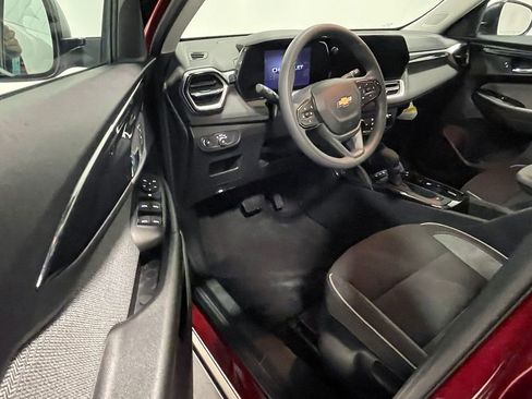 Used 2024 Chevrolet TrailBlazer LS FWD image 17