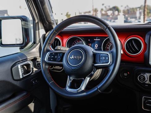 Used 2018 Jeep Wrangler Rubicon AWD/4WD image 18