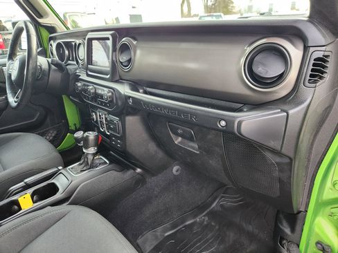 Used 2018 Jeep Wrangler Unlimited Sport S image 41