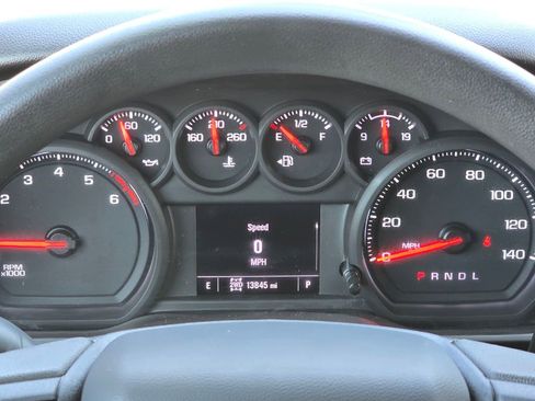 Used 2025 Chevrolet Silverado 2500 Custom w/ Custom Value Package AWD/4WD image 15