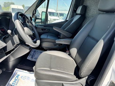 Used 2023 Mercedes-Benz Sprinter 3500 image 3