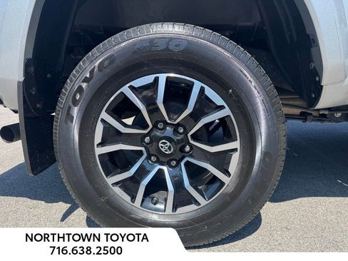 Used 2023 Toyota Tacoma TRD Sport AWD/4WD image 12