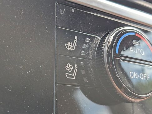 Used 2024 Nissan Pathfinder Platinum AWD/4WD image 16